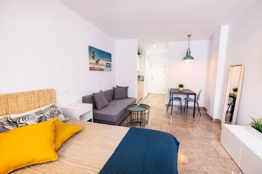 Modern & Cozy Studio Excellent Location Near Beach Torremolinos Eksteriør bilde
