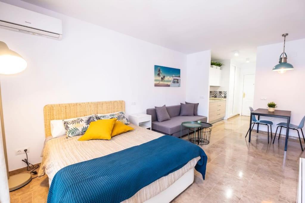 Modern & Cozy Studio Excellent Location Near Beach Torremolinos Eksteriør bilde
