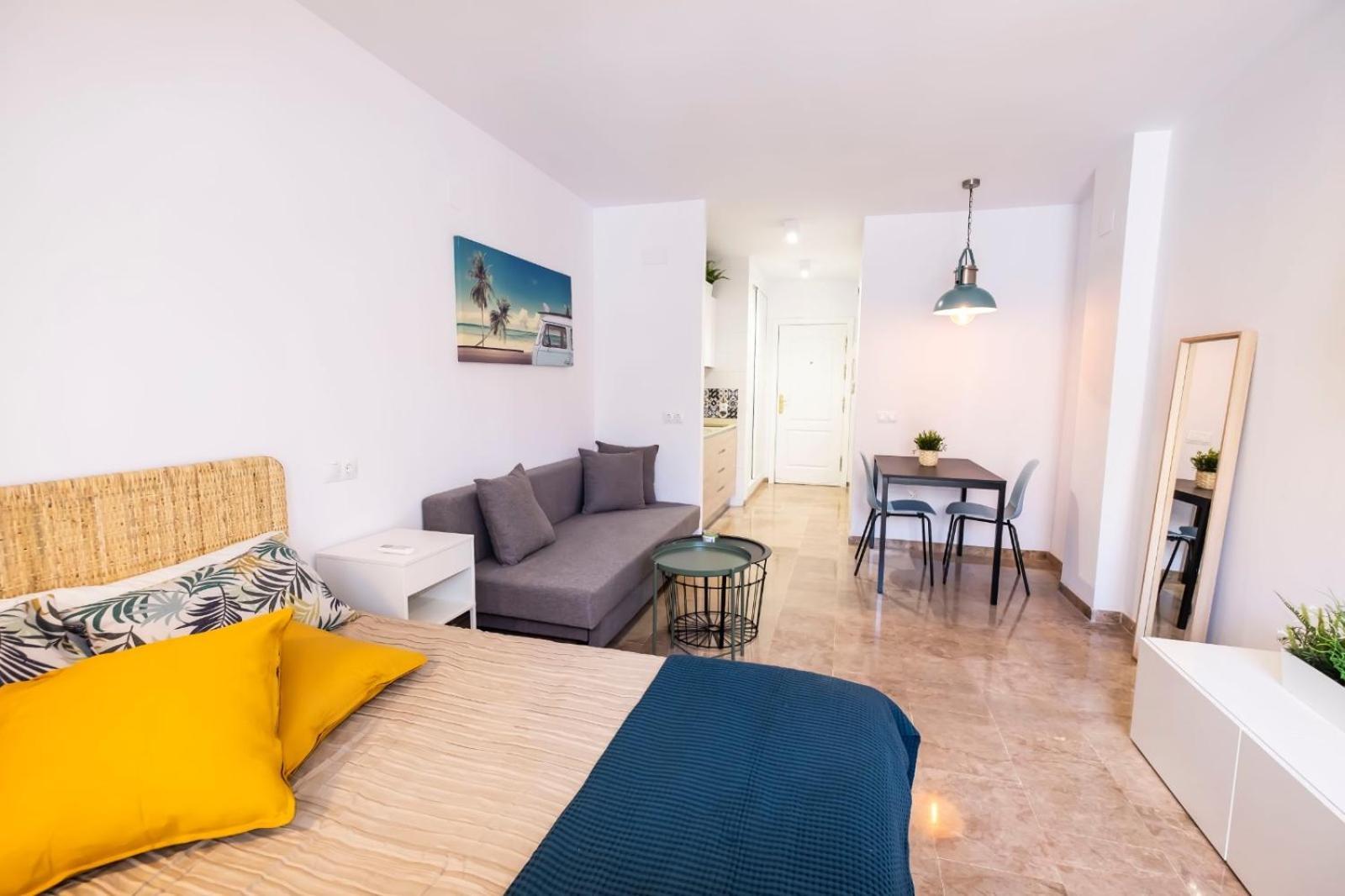 Modern & Cozy Studio Excellent Location Near Beach Torremolinos Eksteriør bilde